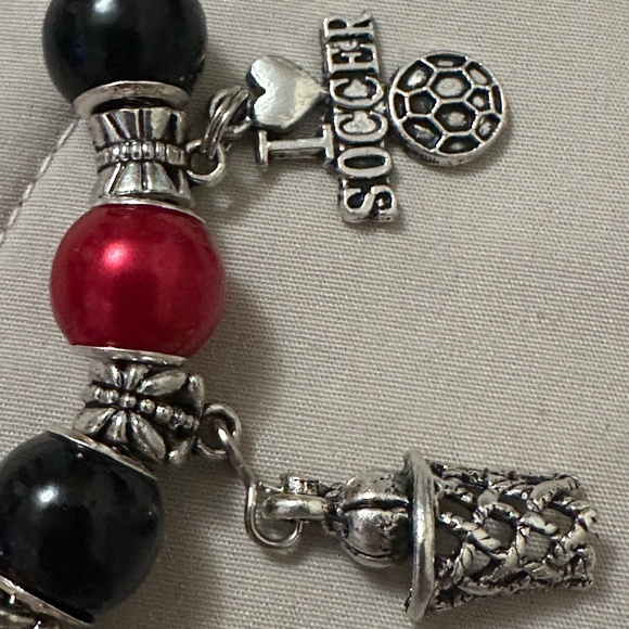 Handmade – NWOT – Sterling silver plated charm bracelet. Red/black beads sporty. - Picture 9 of 16